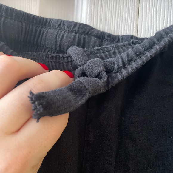 Open trails black drawstring shorts - Picture 4 of 6